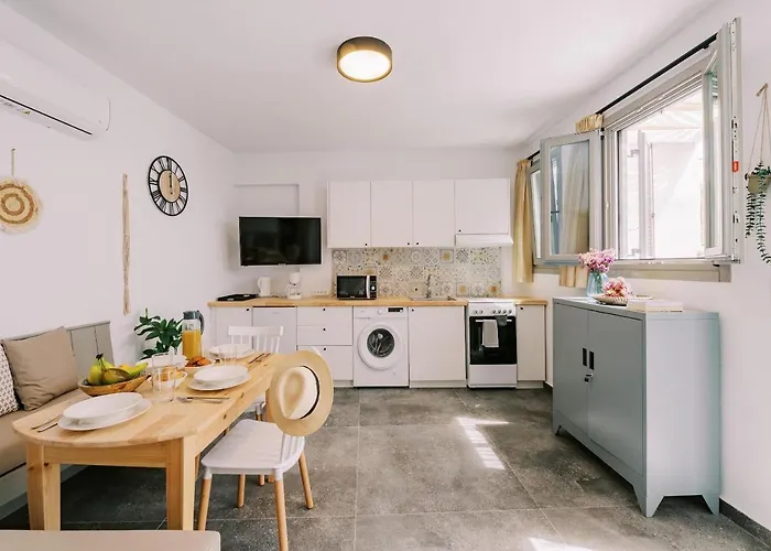 Eurus & Zephyrus Apartments